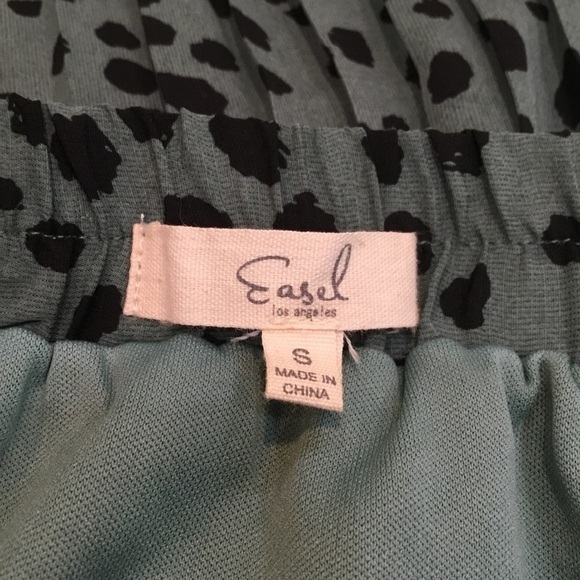 EASEL Green And Black Polka Dot Pleated Skirt Size Small - Picture 9 of 9
